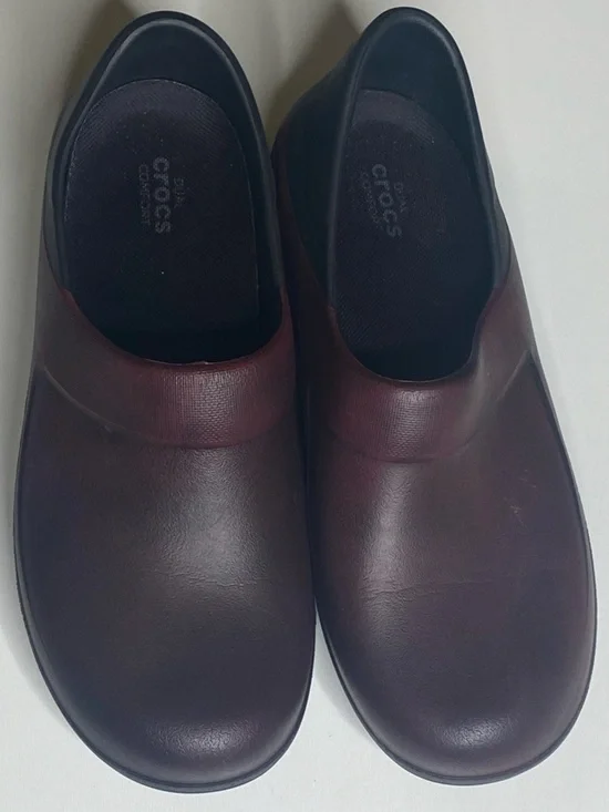 CROCS Women’s Size 8 Neria Pro II Woro Slip-On Rubber Burgundy Clogs - Picture 2 of 9